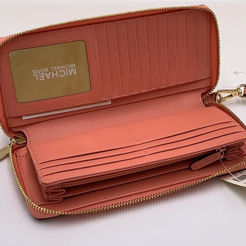 MICHAEL KORS Jet Set Travel Large Travel Continental Leather Color: PRIMEROSE